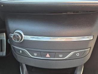 Peugeot 308 1.6 16v GTi 270 picture 10
