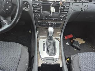 Mercedes E-klasse 240E picture 6
