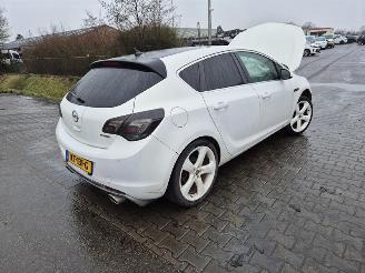 demontáž osobní automobily Opel Astra 1.4 Turbo 2011/5