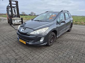 Peugeot 308 SW 1.6 VTi picture 3