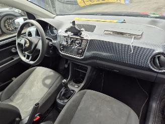 Volkswagen Up! 1.0 12v picture 8