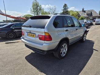 Coche accidentado BMW X5 3.0 2001/2
