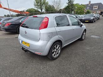 Coche accidentado Fiat Punto .09 TwinAir Turbo 2016/9