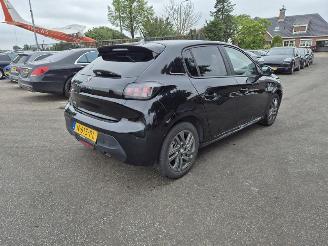 Schadeauto Peugeot 208 1.2 Vti 2021/11
