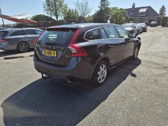 Unfallwagen Volvo V-60 T3 2012/5