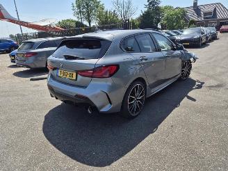 krockskadad bil auto BMW 1-serie 120 i 2023/9