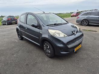 Peugeot 107 1.0 12v picture 4