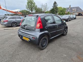 Vaurioauto  passenger cars Peugeot 107 1.0 12v 2011/7