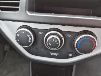 Kia Picanto 1.0 12v picture 8