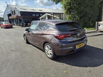 Opel Astra 1.0 Turbo picture 2