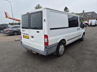 skadebil auto Ford Transit 2.2 TDCi Dubbelcabina 2011/10