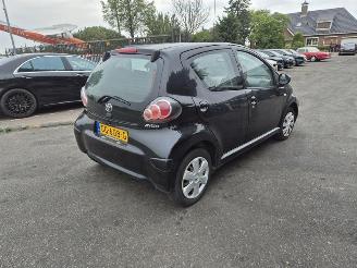 krockskadad bil auto Toyota Aygo 1.0 12v 2011/11