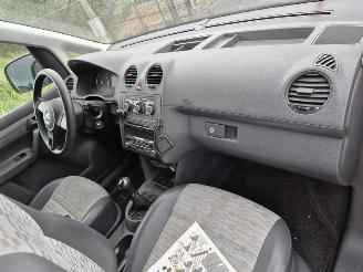 Volkswagen Caddy Combi 1.6 TDi picture 6