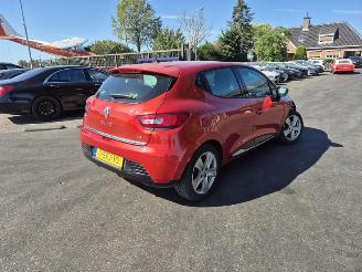Damaged car Renault Clio 0.9 Tce 2013/9