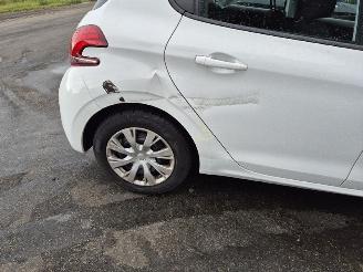 Peugeot 208 1.2 Vti picture 5