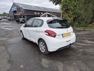 Peugeot 208 1.2 Vti picture 2