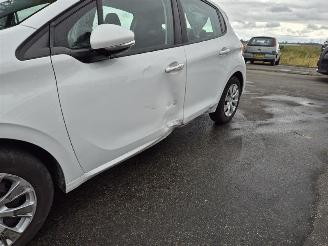 Peugeot 208 1.2 Vti picture 7