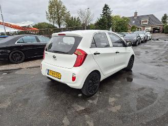 krockskadad bil auto Kia Picanto 1.0 12v 2013/12
