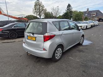 Coche accidentado Toyota Verso S 1.33 2011/11