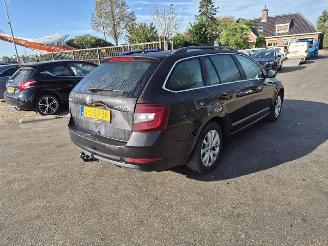 Schadeauto Skoda Octavia Combi 1.6 TDi 2020/1