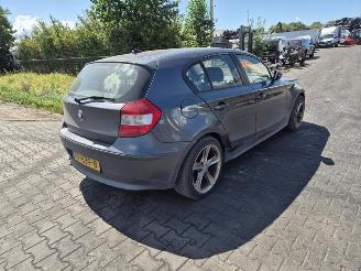 Démontage voiture BMW 1-serie 120d 2005/1