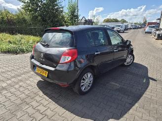 Uttjänta bilar auto Renault Clio 1.2 Tce 2011/9