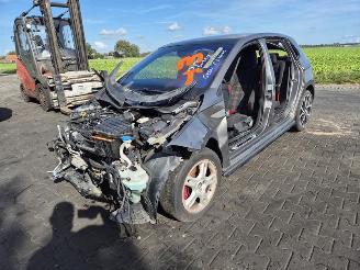 Volkswagen Polo 2.0 GTi picture 3