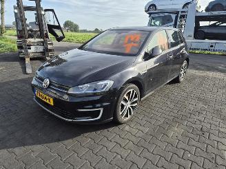 Volkswagen e-Golf  picture 3