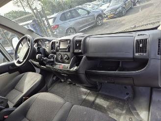 Peugeot Boxer 2.2 HDi picture 6