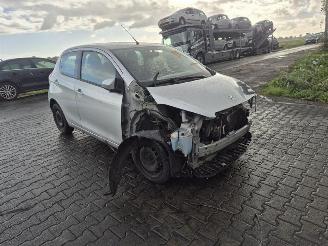 Peugeot 108 1.0 12v picture 4