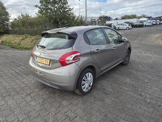 rozbiórka samochody osobowe Peugeot 208 1.0 Vti 2013/12