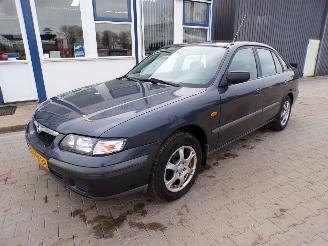 Unfallwagen Mazda 626 1.8i-16v 1999/2