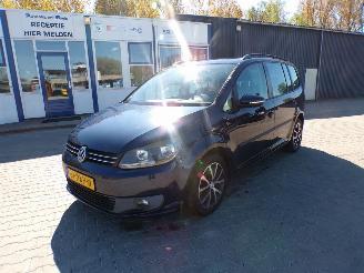 Voiture accidenté Volkswagen Touran 1.2 TSI Trendline Blue Motion 2011/4