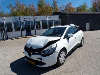 krockskadad bil auto Renault Clio Estate 1.5 dCi ECO Expression 2014/11