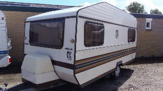 Schade caravan Knaus  Sudwind 425 1983/1
