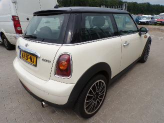 Mini Cooper 1.6 Pepper picture 4