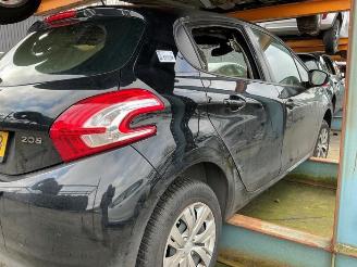Uttjänta bilar auto Peugeot 208 208 I (CA/CC/CK/CL), Hatchback, 2012 / 2019 1.2 Vti 12V PureTech 82 2013/4