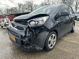 damaged passenger cars Kia Picanto  2016/4