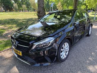 krockskadad bil auto Mercedes A-klasse 100 kW (136 PK)  2143 cc. 2017/7