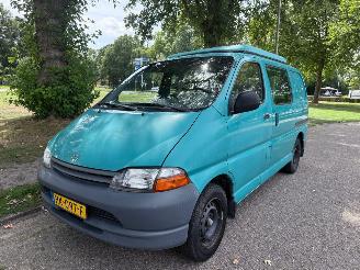 krockskadad bil bedrijf Toyota Hi-ace 2400 CC 1998/6