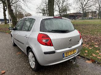 Renault Clio  picture 3