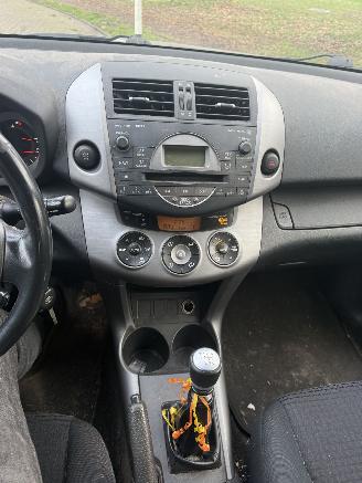 Toyota Rav-4  picture 16