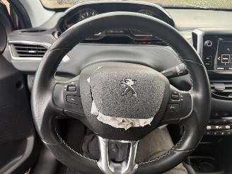 Peugeot 208  picture 20