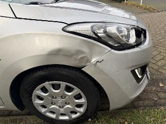 Hyundai I-30  picture 12