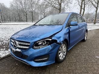 skadebil auto Mercedes B-klasse  2016/1