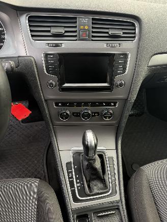 Volkswagen Golf  picture 12