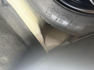 Peugeot 208  picture 12