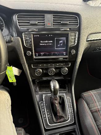 Volkswagen Golf  picture 23