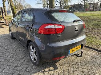 Kia Rio  picture 3