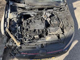 Volkswagen Golf  picture 9